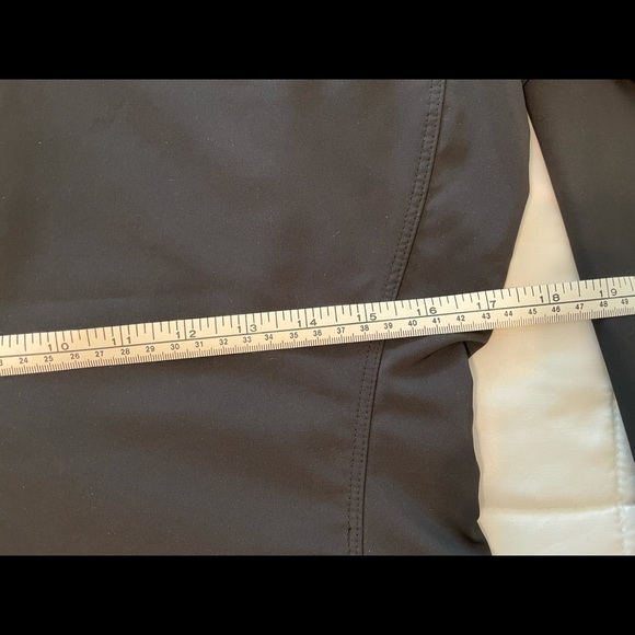 Ladies Marmot fitted lightweight jacket - Picture 13 of 15